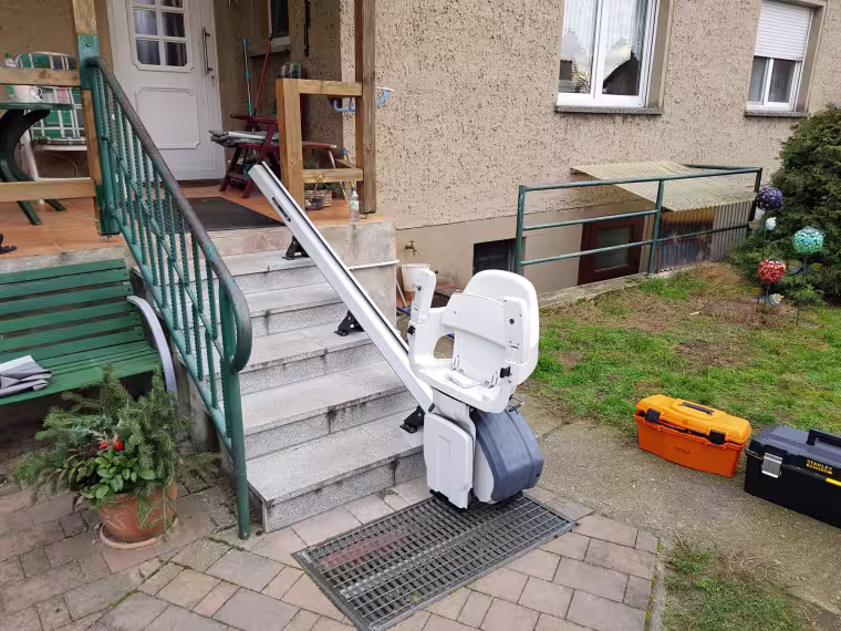 Niedersachsen Lifte - Installierte Treppen-Außenlift